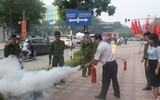 Hơn 500 người dập lửa từ bình gas 
