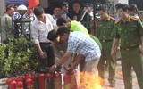 Hơn 500 người dập lửa từ bình gas 