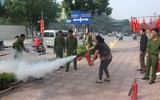 Hơn 500 người dập lửa từ bình gas 