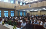 Hơn 500 người dập lửa từ bình gas 