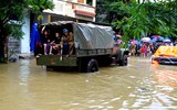 Lực lượng Công an ứng trực 24/24 hỗ trợ người dân, ứng phó mưa lũ