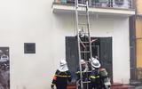 Cứu nạn người mắc kẹt trong đám cháy ngôi nhà tại 28B Điện Biên Phủ
