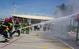 Cuộc thử sức giữa nắng nóng 40 độ C của những người lính cứu hỏa