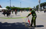 Cuộc thử sức giữa nắng nóng 40 độ C của những người lính cứu hỏa