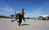 Cuộc thử sức giữa nắng nóng 40 độ C của những người lính cứu hỏa