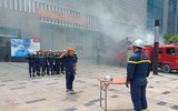 Hàng trăm nhân viên, cư dân tham gia diễn tập vụ cháy giả định