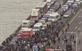 [Ảnh] Toàn cảnh vụ giải cứu 37 hành khách bị bắt làm con tin trên xe buýt ở Rio de Janeiro