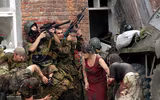[Ảnh] Beslan tưởng nhớ 334 nạn nhân vụ thảm sát vào ngày khai giảng cách đây 15 năm
