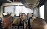 Những hình ảnh xúc động tại cuộc trao đổi tù nhân lịch sử giữa Ukraine và Nga