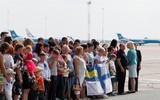 Những hình ảnh xúc động tại cuộc trao đổi tù nhân lịch sử giữa Ukraine và Nga