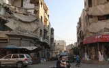 Giữa cảnh loạn lạc, trẻ em ở Idlib, Syria vượt bom đạn đến trường