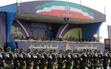 [Ảnh] Diễu binh hoành tráng ở Tehran, Tổng thống Iran lạnh lùng cảnh báo phương Tây