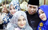 Dư luận Indonesia phẫn nộ vì màn thể hiện táo bạo của ông nghị cùng 3 bà vợ