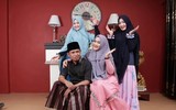 Dư luận Indonesia phẫn nộ vì màn thể hiện táo bạo của ông nghị cùng 3 bà vợ