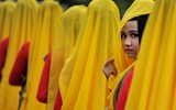 Dư luận Indonesia phẫn nộ vì màn thể hiện táo bạo của ông nghị cùng 3 bà vợ