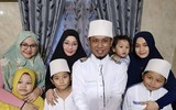 Dư luận Indonesia phẫn nộ vì màn thể hiện táo bạo của ông nghị cùng 3 bà vợ