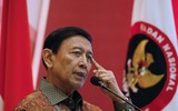 [Ảnh] Toàn cảnh vụ Bộ trưởng An ninh Indonesia bị nghi phạm theo IS tấn công bằng dao