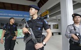 [Ảnh] Toàn cảnh vụ Bộ trưởng An ninh Indonesia bị nghi phạm theo IS tấn công bằng dao