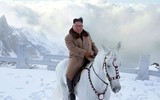 KCNA bất ngờ tung bộ ảnh ông Kim Jong-un cưỡi bạch mã trên những ngọn núi phủ đầy tuyết