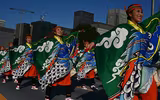 [Ảnh] Nhật hoàng và Hoàng hậu ngồi xe diễu hành trên đường phố Tokyo