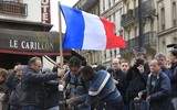Những bức ảnh gợi lại ký ức bi thương vụ tấn công khủng bố Paris năm 2015