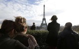 Những bức ảnh gợi lại ký ức bi thương vụ tấn công khủng bố Paris năm 2015
