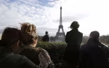 Những bức ảnh gợi lại ký ức bi thương vụ tấn công khủng bố Paris năm 2015