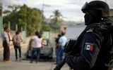 Thị trấn biên giới Mexico-Mỹ lỗ chỗ vì 