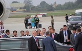 Tổng thống Nga Putin ở Paris: Một bước vào nhà vệ sinh, có tới 6 vệ sỹ đi cùng