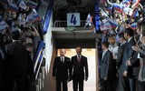 Tổng thống Nga Putin ở Paris: Một bước vào nhà vệ sinh, có tới 6 vệ sỹ đi cùng