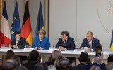 Tổng thống Nga Putin ở Paris: Một bước vào nhà vệ sinh, có tới 6 vệ sỹ đi cùng