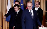 Tổng thống Nga Putin ở Paris: Một bước vào nhà vệ sinh, có tới 6 vệ sỹ đi cùng