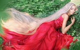 Sở hữu bộ tóc mây óng ả hiếm có, người đẹp Ukraine nhận được không ít lời cầu hôn