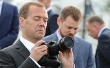 Nhìn lại sự nghiệp chính trị của ông Medvedev qua ảnh