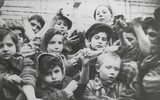 Nghẹn lòng những hình ảnh về Auschwitz - trại diệt chủng khét tiếng nhất được giải phóng 75 năm trước