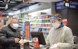 Những ý tưởng ‘thời trang bá đạo’ phòng chống virus Covid-19