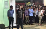 Kẻ bắt cóc 30 con tin ở Philippines ra hàng sau 9 tiếng gây náo loạn