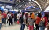 Kẻ bắt cóc 30 con tin ở Philippines ra hàng sau 9 tiếng gây náo loạn