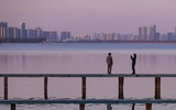 [Ảnh] Hoàn thành sứ mệnh lịch sử, đội ngũ bác sĩ chi viện bùi ngùi rời Vũ Hán