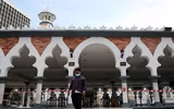 Người dân nước nào được nhận tiền hỗ trợ 