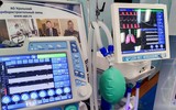 Mẫu máy thở liên quan đến hỏa hoạn chết người ở Nga từng được gửi sang Mỹ chống Covid-19