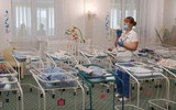 [Ảnh] Cả trăm trẻ em được đẻ thuê mắc kẹt tại Ukraine vì đại dịch Covid-19