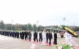 Lãnh đạo Đảng, Nhà nước đặt vòng hoa, vào lăng viếng Chủ tịch Hồ Chí Minh