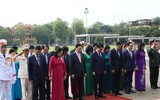 Lãnh đạo Đảng, Nhà nước đặt vòng hoa, vào lăng viếng Chủ tịch Hồ Chí Minh