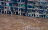 [Ảnh] Chưa hết đợt dịch Covid-19 thứ hai, Trung Quốc lại ứng phó với lũ lụt lịch sử