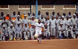 [ẢNH] Tù nhân Kenya cũng tham gia đá giải World Cup 2018?