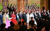 [ẢNH] Vợ ông Kim Jong-un thậm chí còn đẹp hơn lần đầu thăm Trung Quốc, dù vẻ mặt đượm buồn