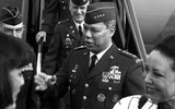 [ẢNH] Ngoài John McCain, còn những cựu binh Mỹ nào nổi tiếng sau chiến tranh Việt Nam?