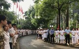 Lần đầu tiên trong ngành Y Việt Nam, lãnh đạo nghỉ hưu cả viện khóc