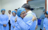 Lần đầu tiên trong ngành Y Việt Nam, lãnh đạo nghỉ hưu cả viện khóc
